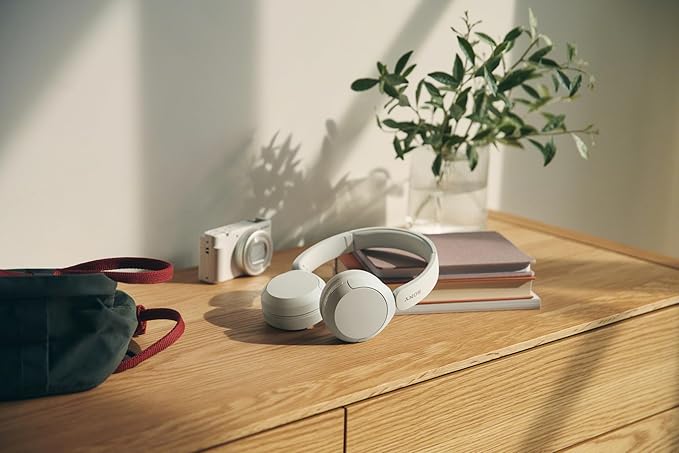 Sony WH-CH520 Wireless Headphones Bluetooth On-Ear Headset with Microphone and up to 50 Hours Battery Life with Quick Charging, White