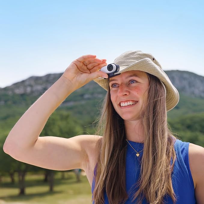 Insta360 GO 3S - 64 GB White 4K Tiny Portable Vlogging Camera, Hands-Free POVs, Mount Anywhere, 140 Min Battery Life, 10m Waterproof, Pet POV