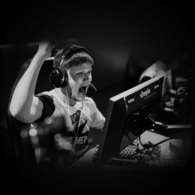 Logitech G PRO X SUPERLIGHT Wireless Gaming Mouse, Ultra-Lightweight, HERO 25K Sensor, 25,600 DPI, 5 Programmable Buttons, Long Battery Life, Compatible with PC / Mac - Black