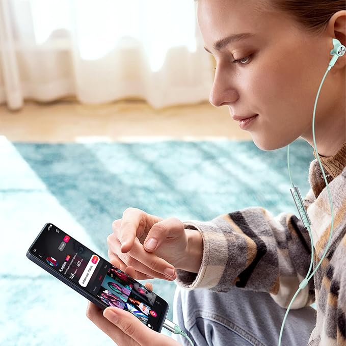 USB C Headphones for iPhone 17 Air 16e 16 Pro Max 15 Plus, Type C Headphone Wired Earbuds with Mic HiFi Magnetic Sport Earphone for iPad Pro Air Samsung Flip Fold 6 Galaxy S25 S24 S23 OnePlus 13 12 9