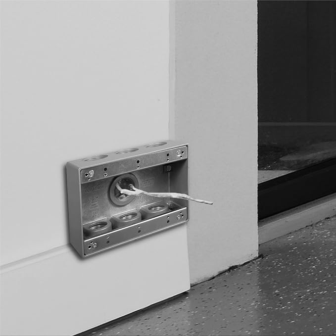 TayMac TB750S 3-Gang Weatherproof Box with Seven 1/2 in. Outlets, Gray