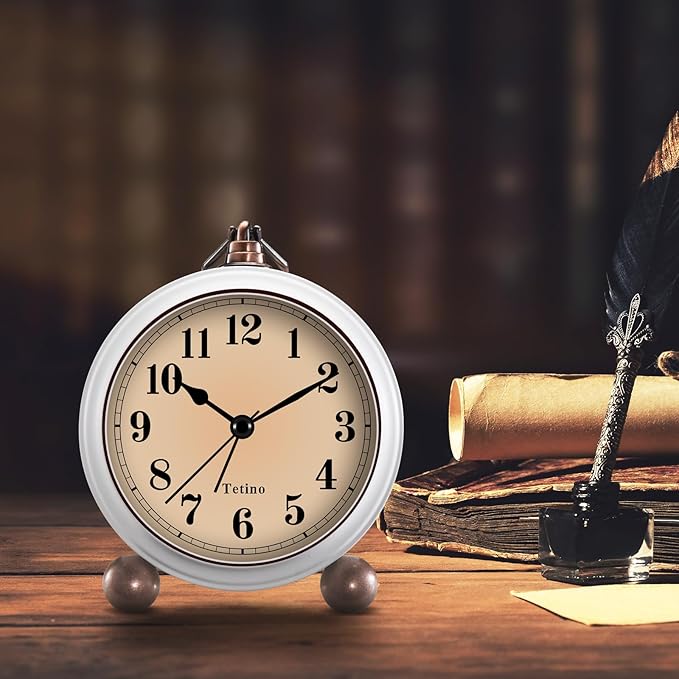 Analog Alarm Clock,Battery Powered Desk Clocks with Night Light,Silent Non Ticking,Retro Simply Design Alarm Clocks for Living Room, Bedroom, Bedside,Dormitory,Decor,Gift (White)