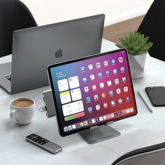 Satechi Bluetooth Remote Control, R2 Multimedia Remote Control in Presentation & Media Mode, for MacBook Air/Pro M4, iPad Air/Pro M4/M3, Not Compatible with Windows 10/11