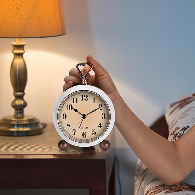Analog Alarm Clock,Battery Powered Desk Clocks with Night Light,Silent Non Ticking,Retro Simply Design Alarm Clocks for Living Room, Bedroom, Bedside,Dormitory,Decor,Gift (White)