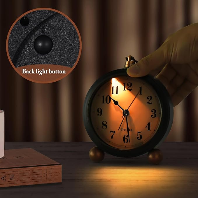 Analog Alarm Clock,Battery Powered Desk Clocks with Night Light,Silent Non Ticking,Retro Simply Design Alarm Clocks for Living Room, Bedroom, Bedside,Dormitory,Decor,Gift (Black)