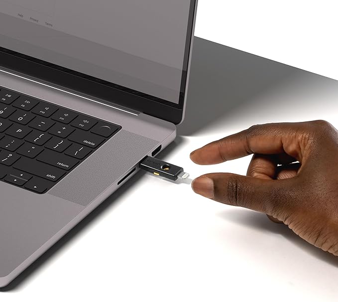 Yubico - YubiKey 5Ci - Two-Factor authentication Security Key for Android/PC/iPhone, Dual connectors for Lighting/USB-C - FIDO Certified