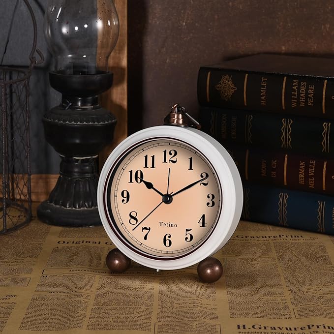 Analog Alarm Clock,Battery Powered Desk Clocks with Night Light,Silent Non Ticking,Retro Simply Design Alarm Clocks for Living Room, Bedroom, Bedside,Dormitory,Decor,Gift (White)